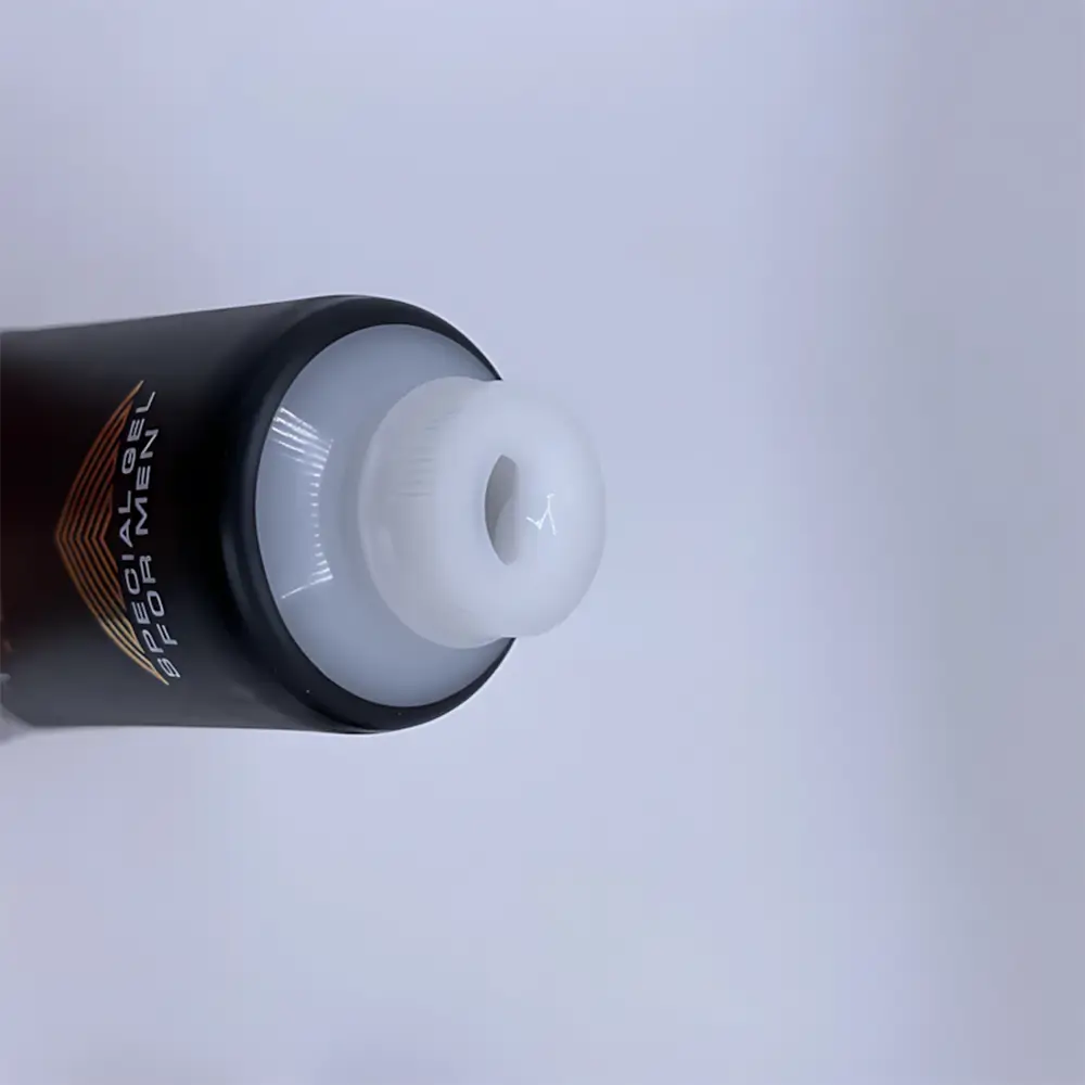 Открытый тюбик геля Титан Голд